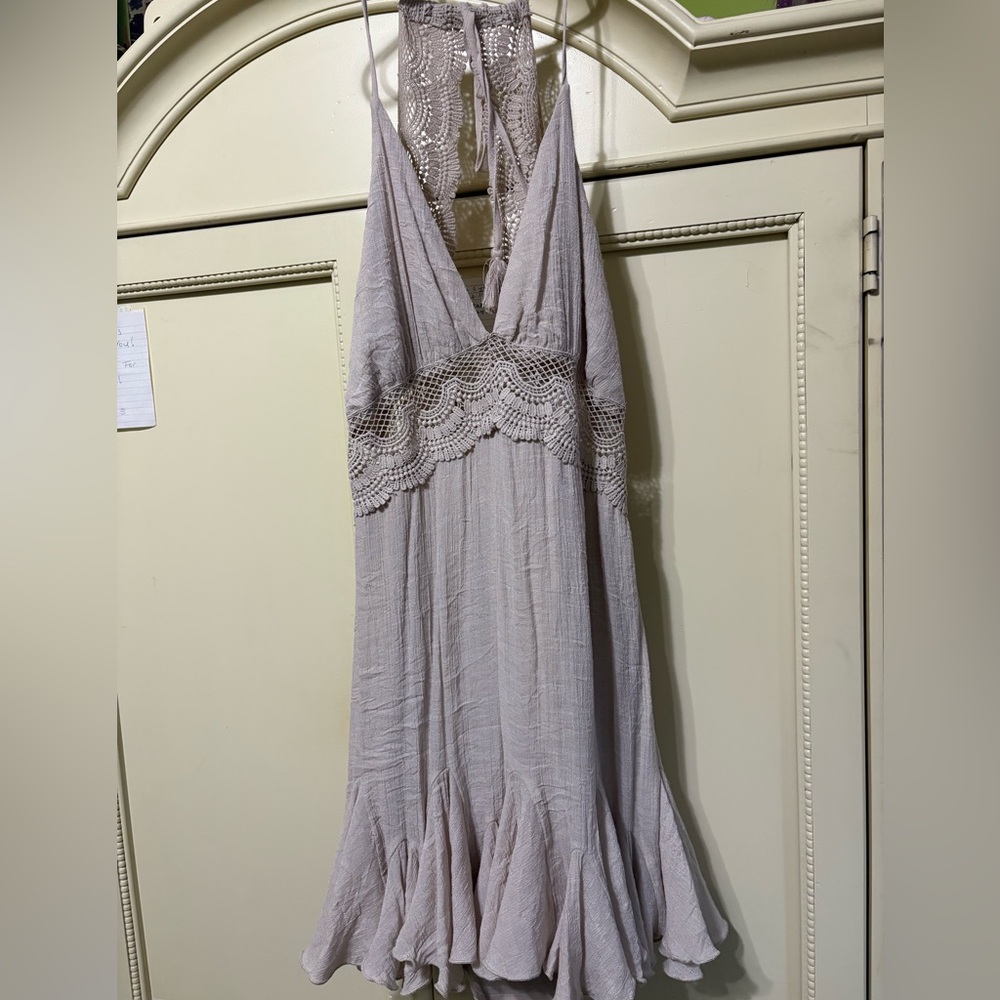 Aakaa Elegant Lace Halter mini Dress size small